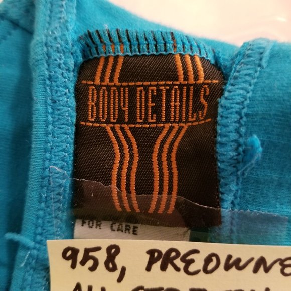 #958 Lot of Preowned 5 Sports Bras & 1 Thong - Picture 10 of 16